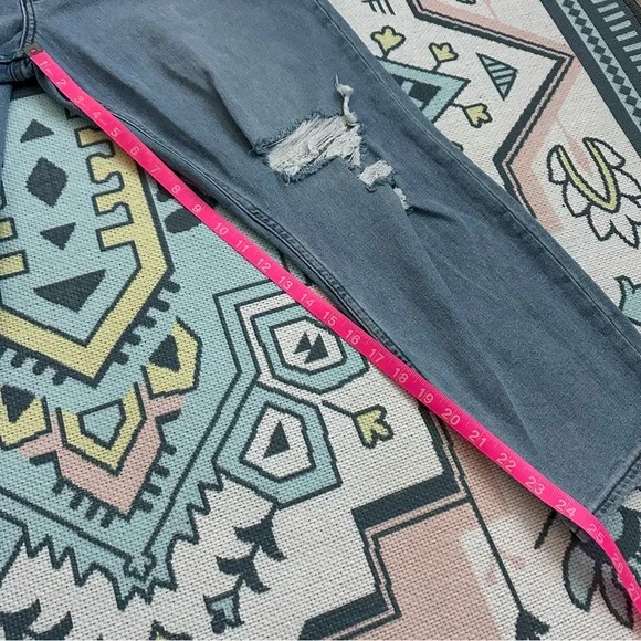 Abercrombie & Fitch Stretch Ripped Curve Love The Mom High Rise Jeans - Picture 11 of 16